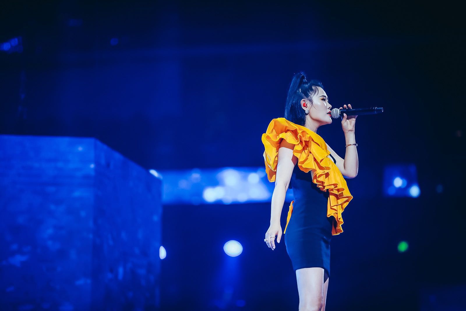 再给我两分钟是什么歌