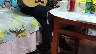 灰色的天你的脸是什么歌