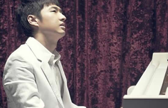 是你画的彩虹撒满了天空是什么歌