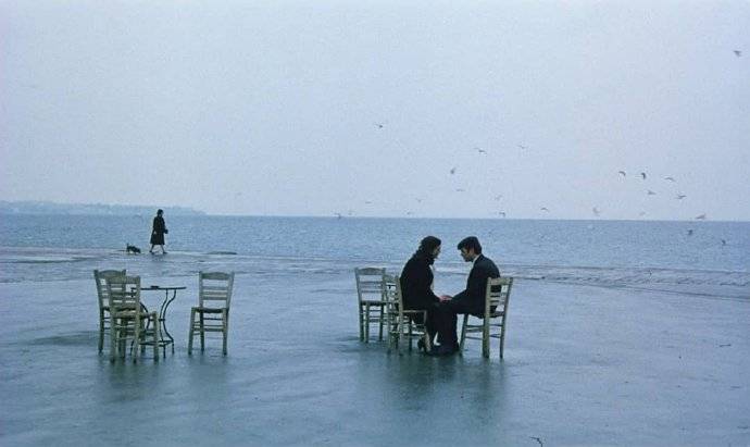 远处传来熟悉的声音是什么歌