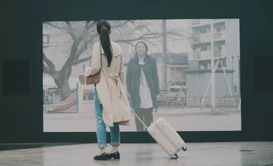 人静的雨夜想起了她是什么歌