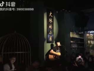 我在凌晨三点醒来的夜里是什么歌