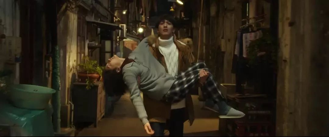 再见青春再见美丽的疼痛是什么歌