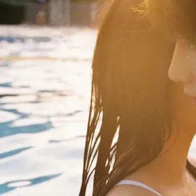 我一个人走过这片海是什么歌