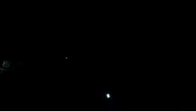 水花只能开在雨天是什么歌