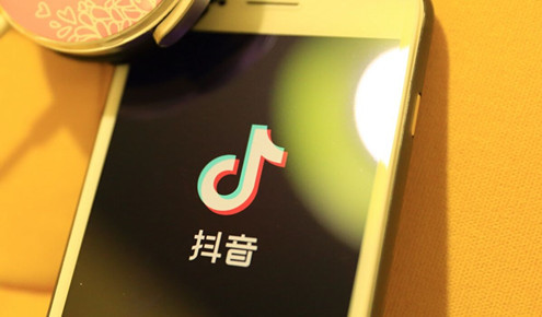 我想你在黑夜里忍不住伤心的哭泣是什么歌