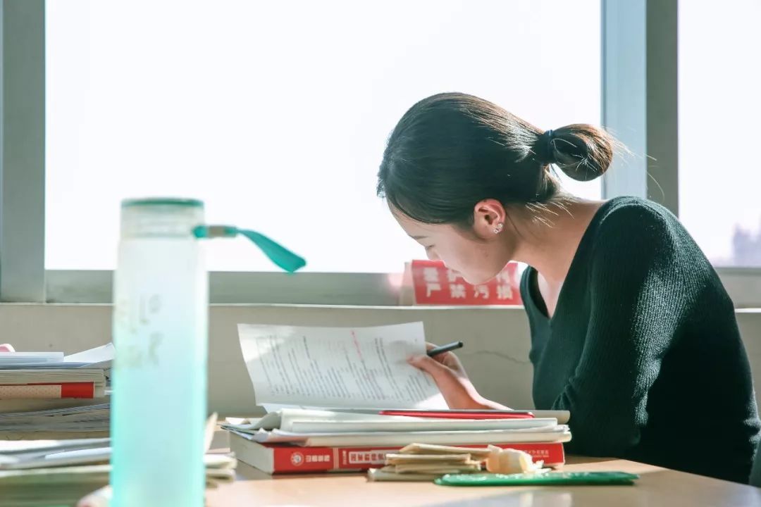 感觉累了就放空自己是什么歌