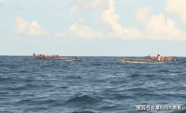 矗立在船头,想挥挥我的手是什么歌