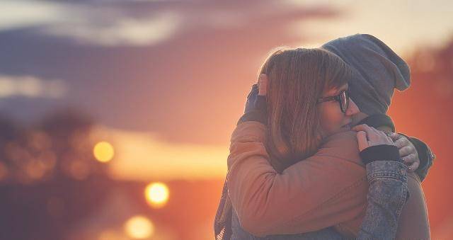 藏在我回忆里的那个人什么歌