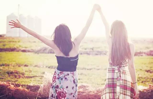 朋友比情人还死心塌地是什么歌