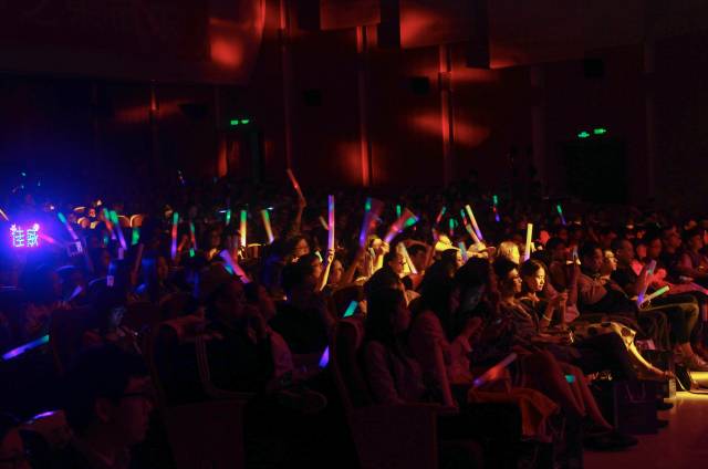 唱一首五月的天是什么歌