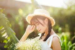 窗外的月光慢慢的坠下是什么歌