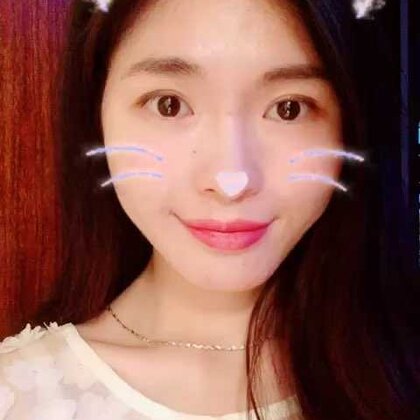 给我一个微笑给我一个拥抱是什么歌