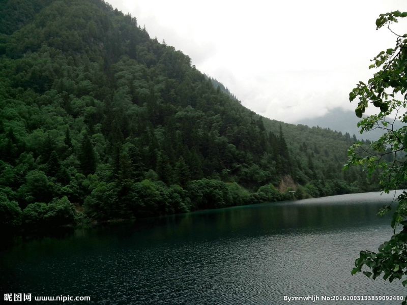 山青青水蓝蓝是什么歌