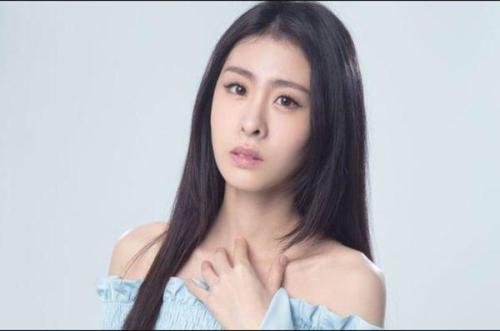 屏住了所有的呼吸是什么歌