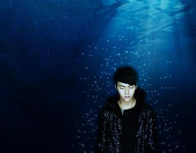 当一艘船沉入海底什么歌