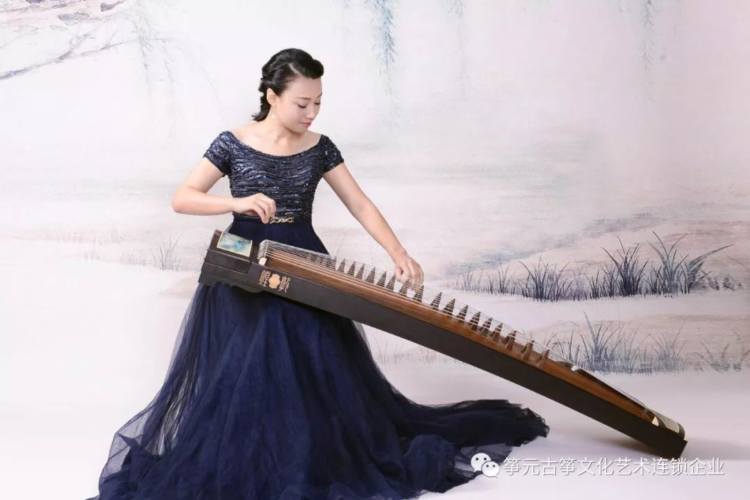 一个多情又无情的人是什么歌