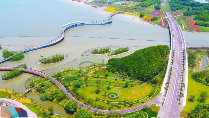 最近很火的蓝天白云是什么歌