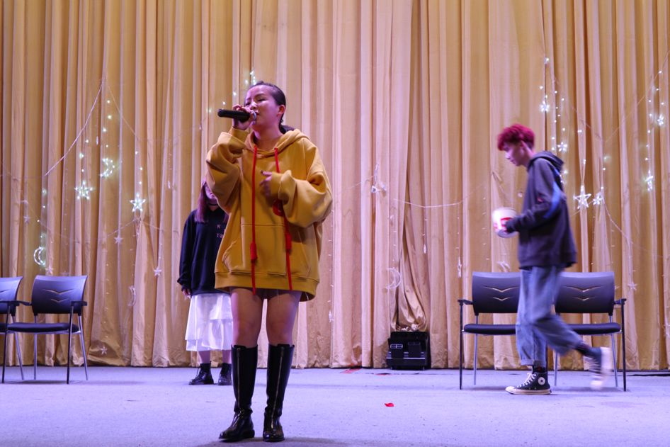 穿我的穿我的新衣什么歌