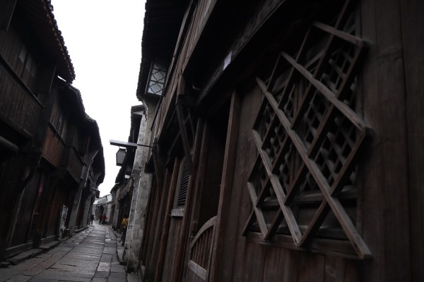 化作一缕青烟消失在远方是什么歌