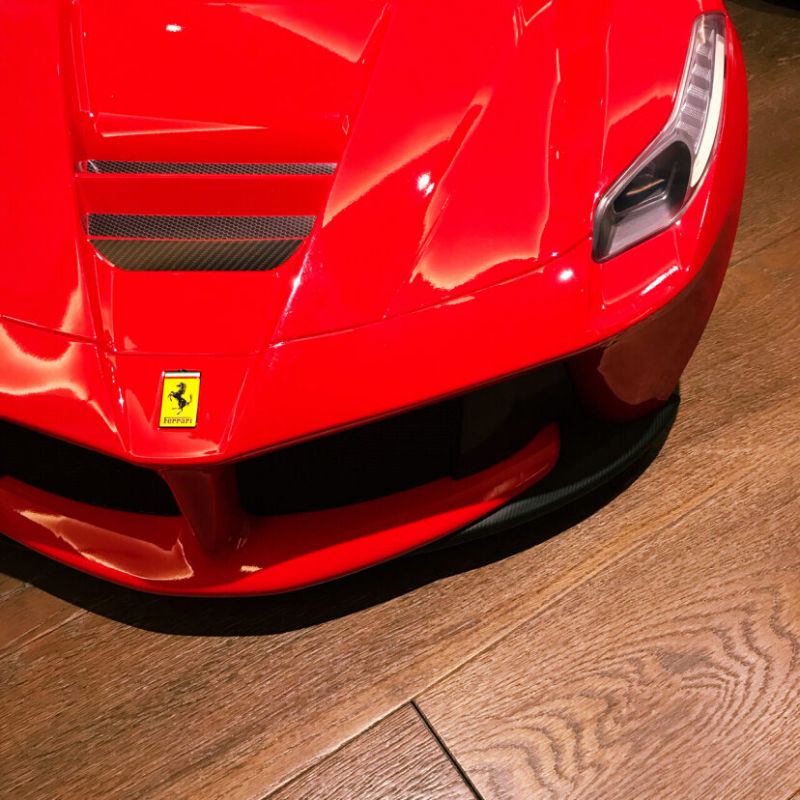 我坐在跑车里想要一辆法拉利是什么歌