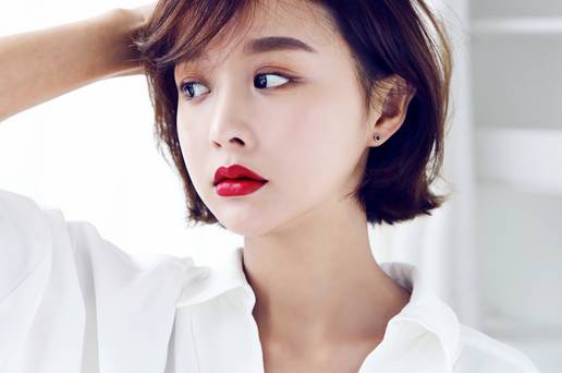 迷人的大眼睛高高的翘鼻尖什么歌