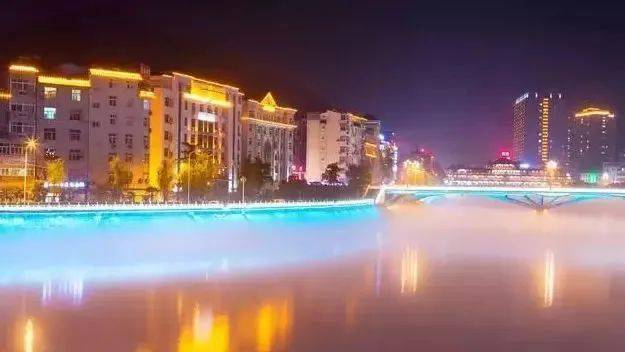 夜幕降临孤独开始陪伴是什么歌