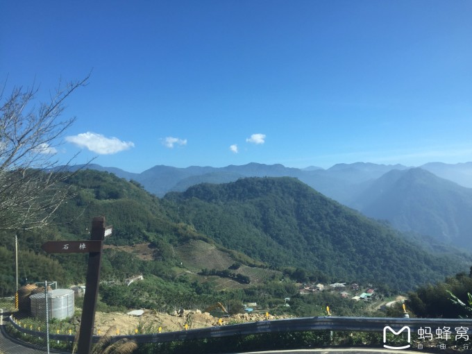 连绵的青山百里长呀是什么歌