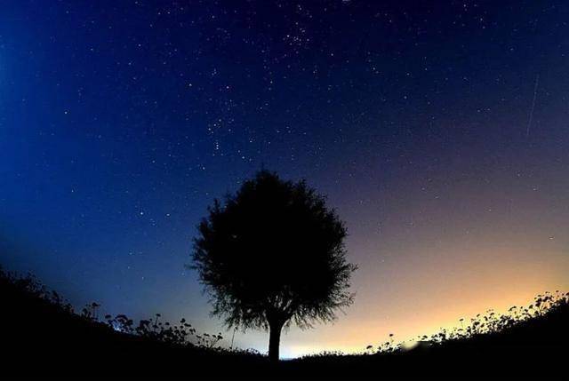 从黑夜到白昼不管有多远是什么歌