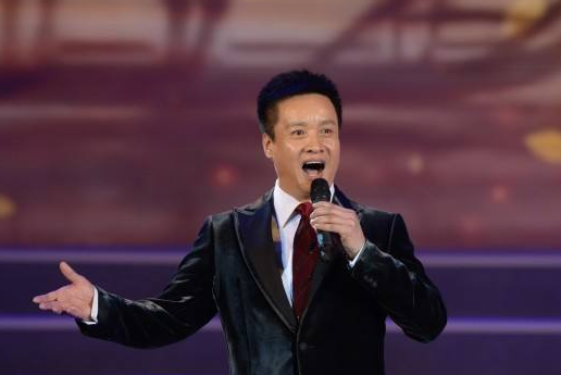 你入学的新书包是什么歌原唱阎维文