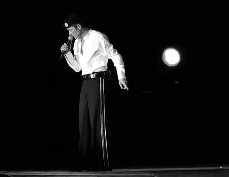 轰隆隆的雷雨声是什么歌