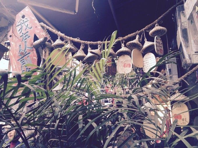 如果世界漆黑其实我很美 什么歌