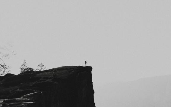 你说孤独的人应该有伤悲是什么歌