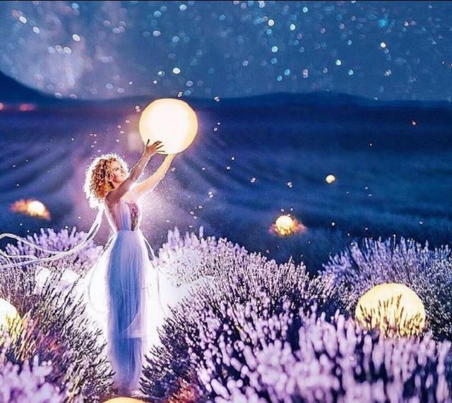 清风吹动我裙摆是什么歌