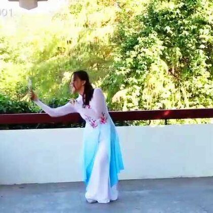 她眷恋梨花泪是什么歌