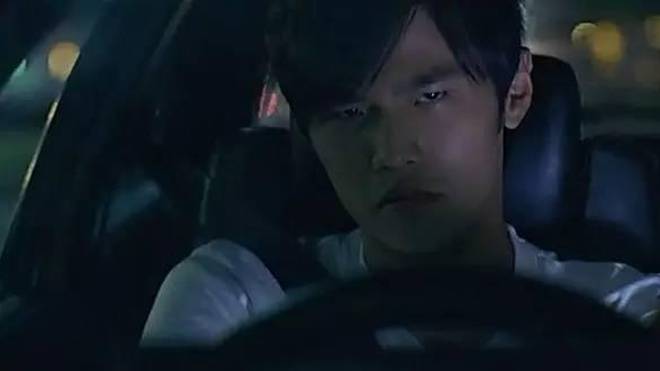 停在那发呆是什么歌