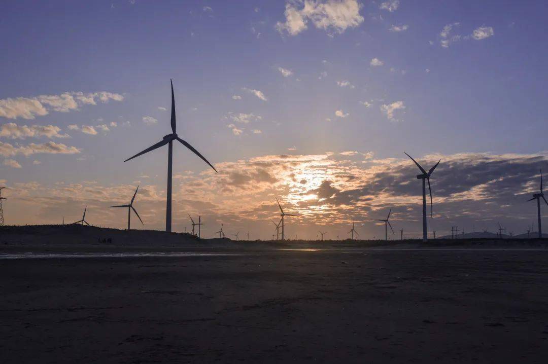 我想要带你去海边是什么歌