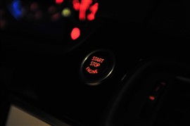 宝贝锁上门把灯光调暗是什么歌