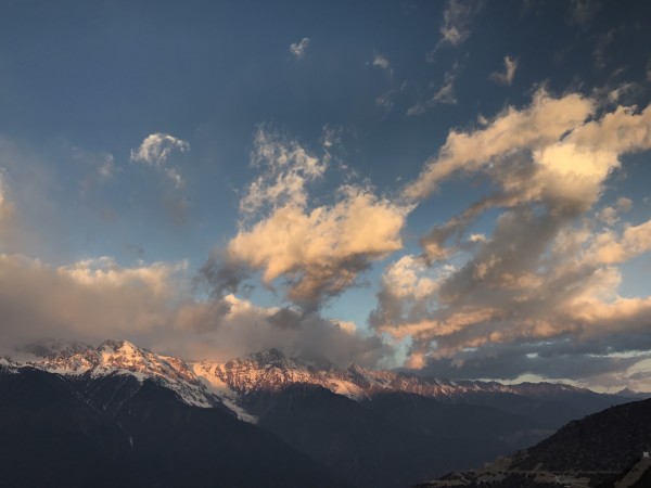 金光闪闪的天堂是什么歌曲