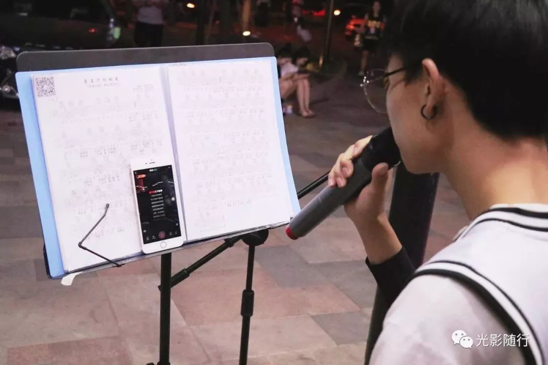 唱到喉咙沙哑是什么歌词