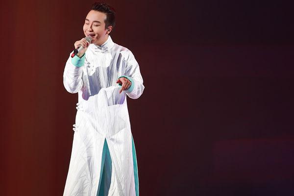 如果爱恨就在一瞬间是什么歌