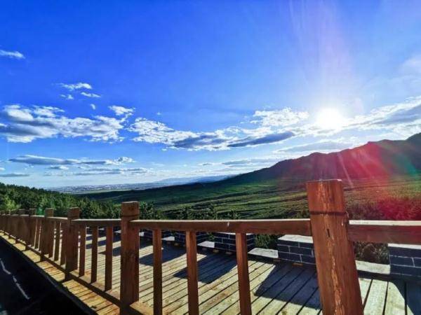 撩动白云蓝天蓝是什么歌