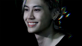 我们的爱就像是流星落下是什么歌