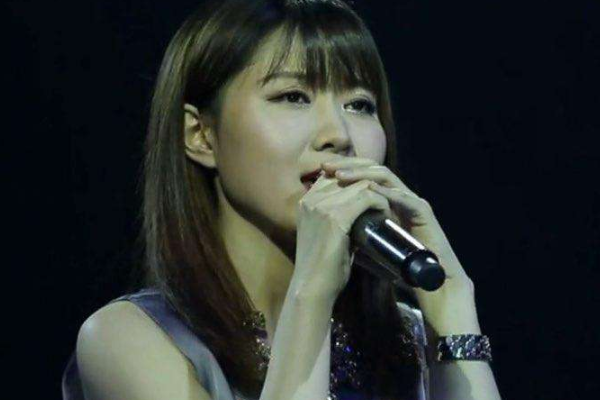 这个世上没有谁能比得上是什么歌