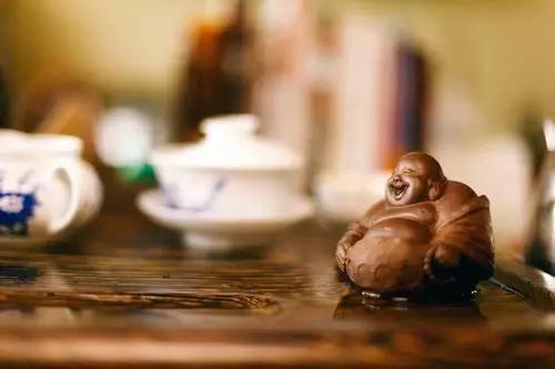 有人嫌贫爱富有人唯利是图什么歌