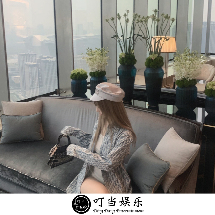 听你呼吸里的伤是什么歌