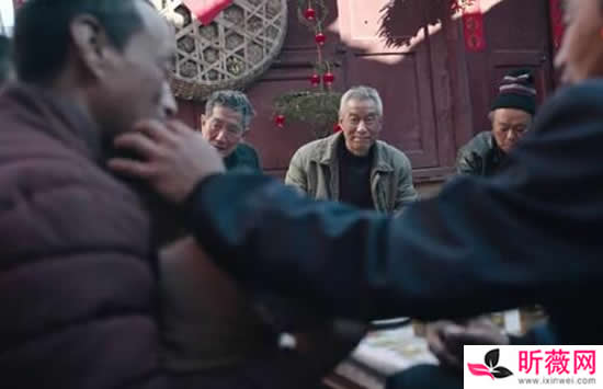 我们总会绕啊绕绕啊绕是什么歌