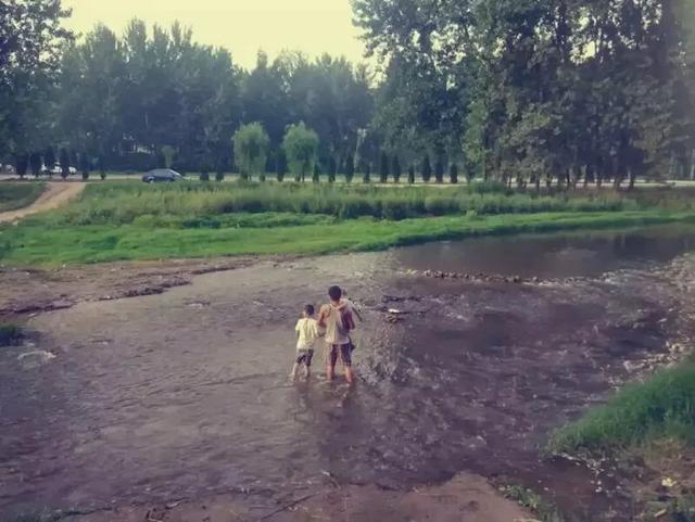 绕过山趟过河是什么歌