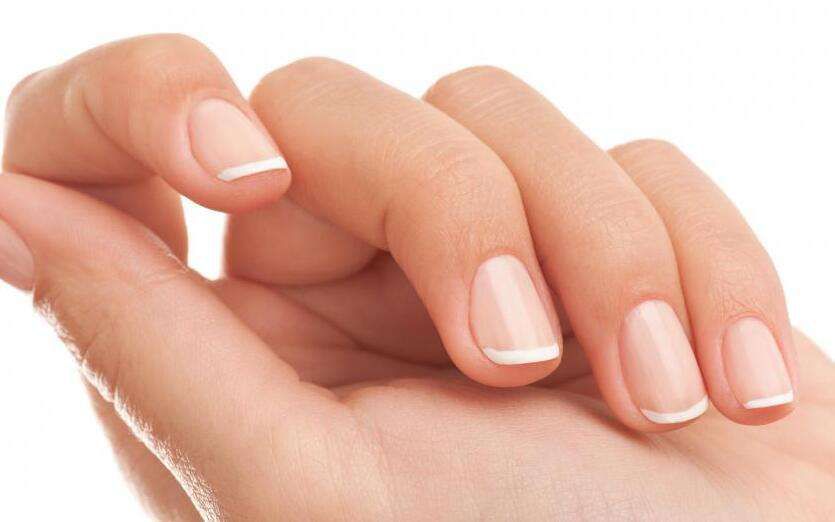 长长的头发短短的指甲什么歌