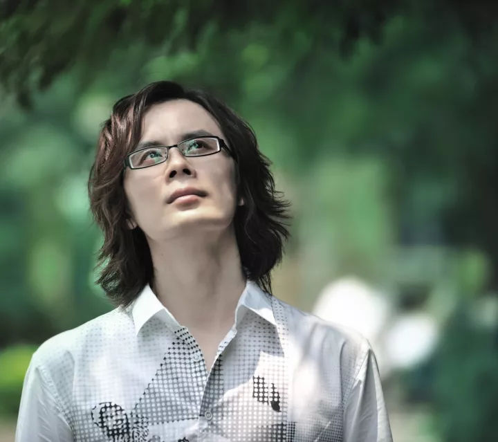 那坟前开满鲜花歌词是什么歌